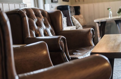 Aldermaston Hotel | The Hind's Head