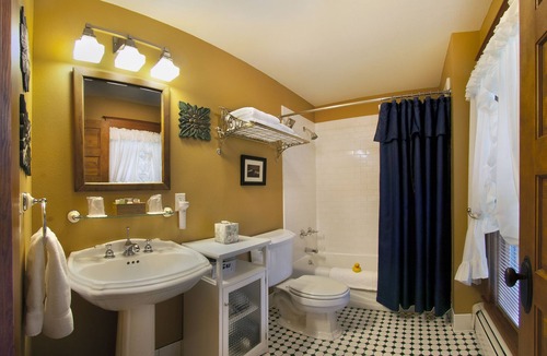 Elk Mountain Hotel | The Historic Elk Mountain Hotel