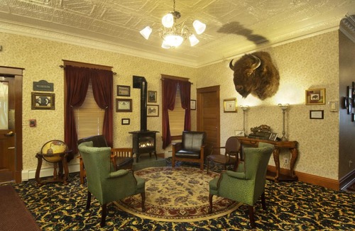 Elk Mountain Hotel | The Historic Elk Mountain Hotel