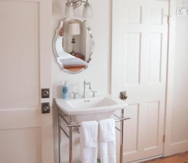 Charlestown Hotel | The Historic General Stanton Inn