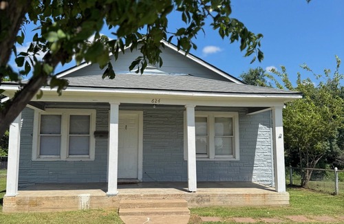 Chandler House | The Historic Hideaway - Charming home on iconic Rout 66 in Chandler, OK