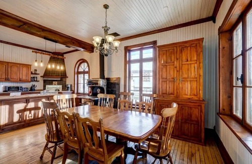 Lac-des-Plages House | The Historic Post Office, Le Bureau de Poste