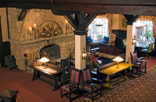Brownfield Hotel | The Historic Summit Inn