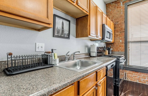 Bartlesville Apartment | The Historic Urban Retreat/Downtown with View!