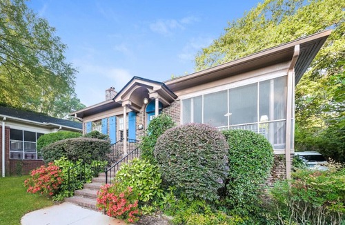Candler Park Apartment | The Historical Escape