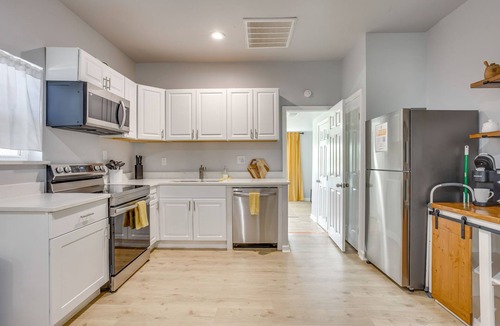 Stephenville House | The Hive · 3BR · Pet Friendly · Near Tarleton