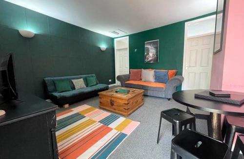 Walkden Apartment | The Hive at 205