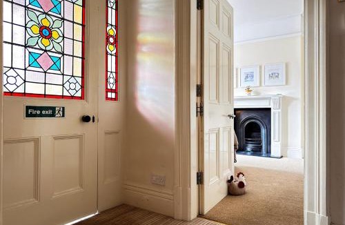 Weaverham Bed & Breakfast | The Hive at 52