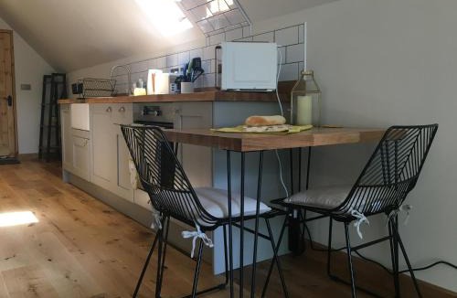 Cratfield Apartment | The Hive - beautiful studio with amazing hot tub