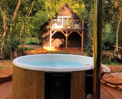 Cratfield Apartment | The Hive - beautiful studio with amazing hot tub