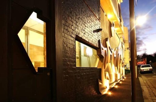 Carlton Apartment | The Hive Graffiti Apartments