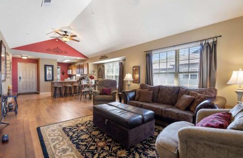 Branson West House | The Hogue Penthouse - Unwind and Relax