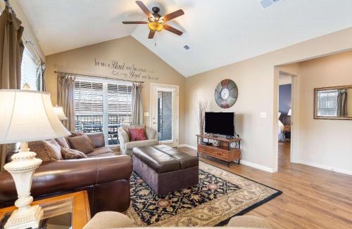 Branson West House | The Hogue Penthouse - Unwind and Relax
