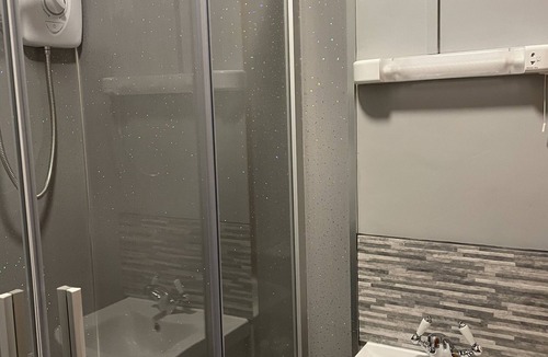 Little Wilbraham Hotel | The Hole In The Wall