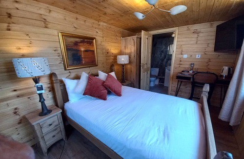 Little Wilbraham Hotel | The Hole In The Wall