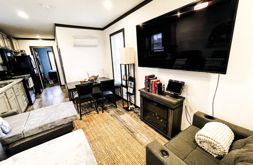 Yellville House | The Holiday Armadillo AR Tiny House