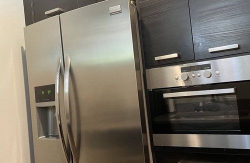 Rogers Park Apartment | The Holiday Lake House - 2br 2bth - 50 steps from the beach!
