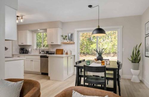 Bull Mountain House | The Holistic Hideaway