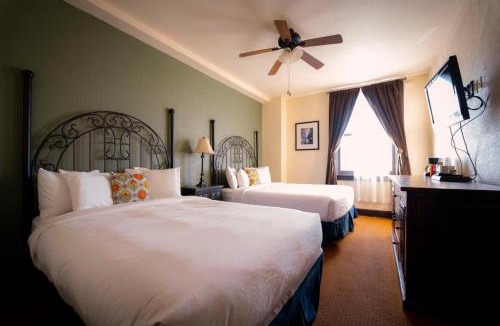 Alpine Hotel | The Holland Hotel