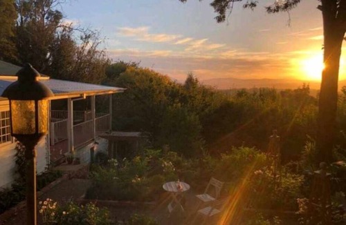 Monbulk Cottage | The Hollies