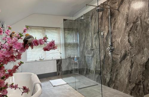 Lutterworth Bed & Breakfast | The Hollies