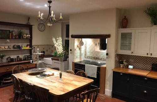 Lutterworth Bed & Breakfast | The Hollies