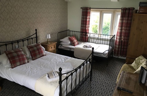 Westbury Hotel | The Hollies Inn