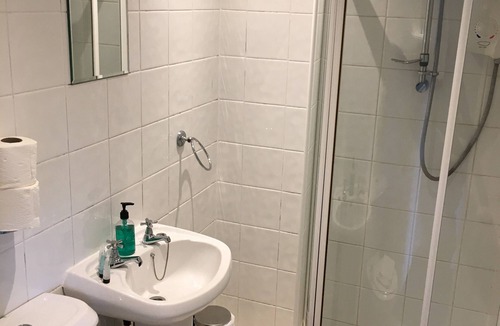 Westbury Hotel | The Hollies Inn