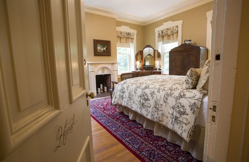 Bausman Bed & Breakfast | The Hollinger House