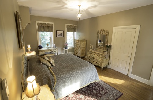 Bausman Bed & Breakfast | The Hollinger House
