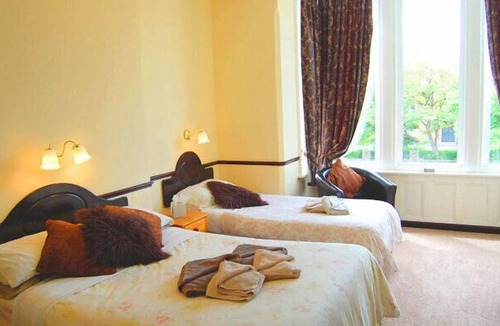 Lytham St. Anne's Bed & Breakfast | The Hollingworth