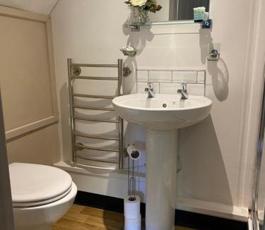 Southam Bed & Breakfast | The Hollybush Inn and B&B