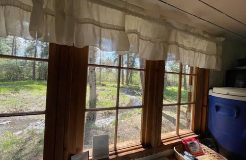 Missoula Cabin | The Holmestead - Dry Cabin