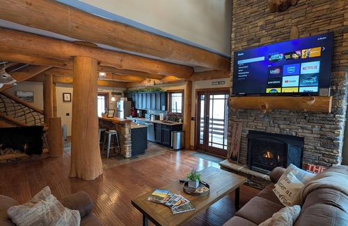 Marion Cabin | The Holston River Lodge: Luxury Riverfront, Hot Tub, Fishing, Views & Wineries