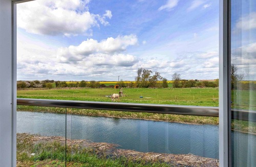 Thurlby Ski Chalet | The Holt