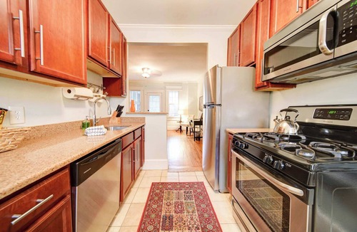 Dilworth Apartment | The Home Collection: King Suite near Atrium CMC & Uptown CLT