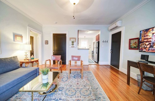 Dilworth Apartment | The Home Collection: King Suite in Dilworth near Atrium & South End