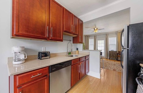 Dilworth Apartment | The Home Collection: King Suite with Private Balcony near Atrium & South End