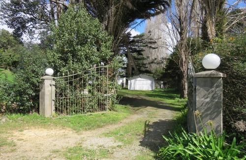 Cable Bay House | The Homestead