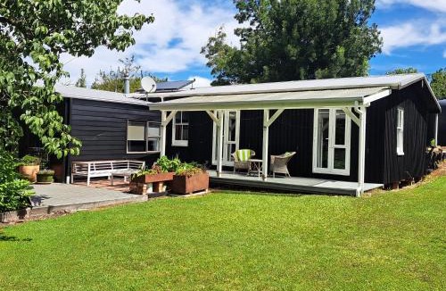 Acacia Bay House | The Homestead