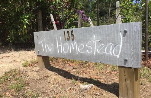 Acacia Bay House | The Homestead