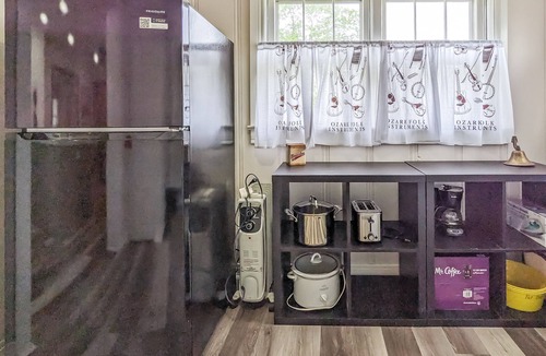 Mountain View House | The Homestead on Main ~ walk to historic square