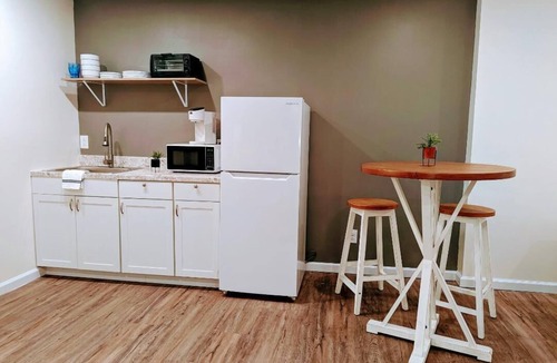 Dunlap Hotel | The Honey Bee Motel