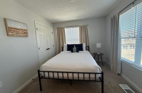 Elkhorn House | The HoneyBee at Coventry Rows