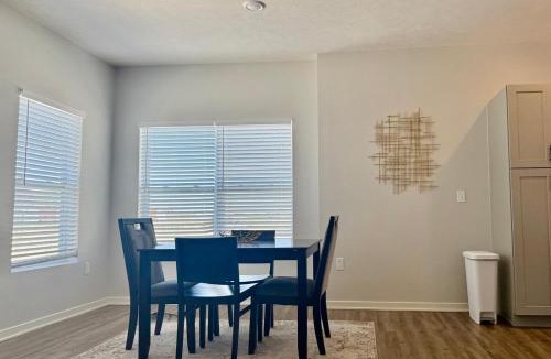 Elkhorn House | The HoneyBee at Coventry Rows