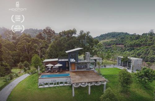 Pertang Other | The Hooton Retreat