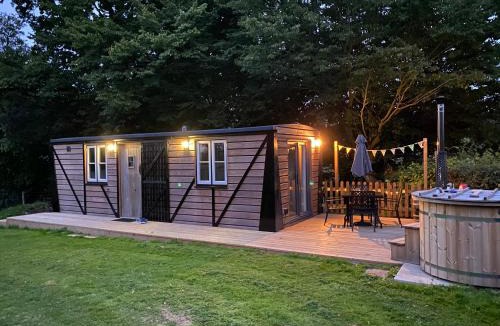 Abbess Roding House | The Hoppers' Halt