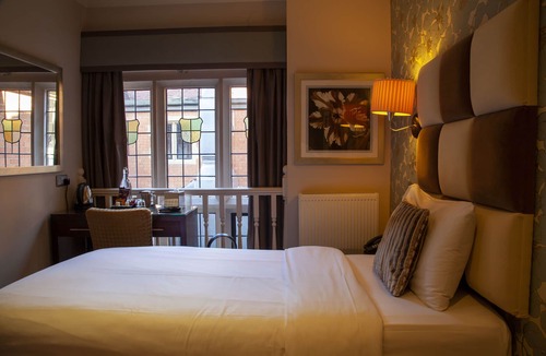 Northampton Hotel | The Hopping Hare