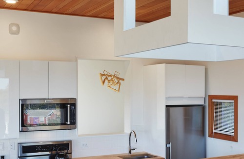 Grand Marais House | The Horizon- Award Winning- Sauna Available for a fee