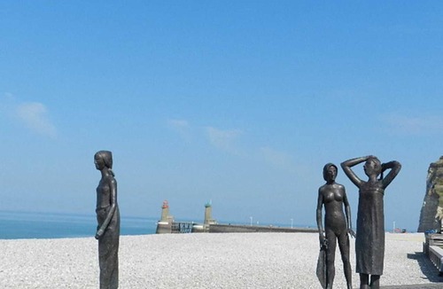 Fecamp Apartment | THE HORIZON